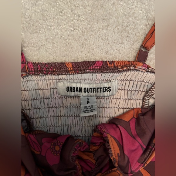 Urban Outfitters floral tank - Picture 3 of 3